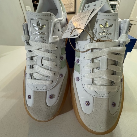 Adidas Samba NIB White w/ Mint Stripes with Gum Sole Size 7W - Picture 6 of 16